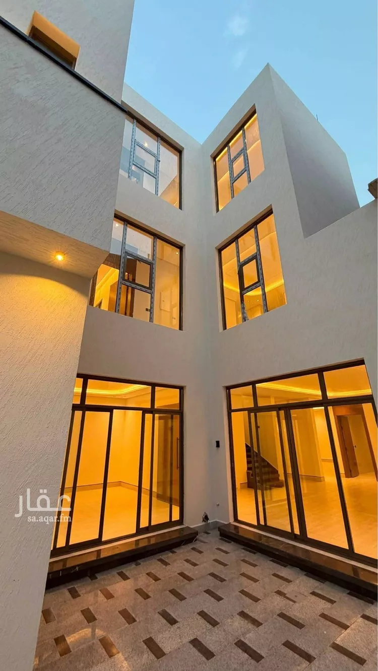 فيلا للبيع في شارع أبي نزار الصنعاني اليمني, حي المهدية, مدينة الرياض, منطقة الرياض صورة 2