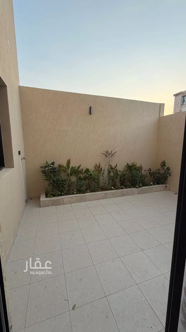 فيلا للبيع في شارع فؤاد محمد عمر توفيق, حي المهدية, مدينة الرياض, منطقة الرياض 17