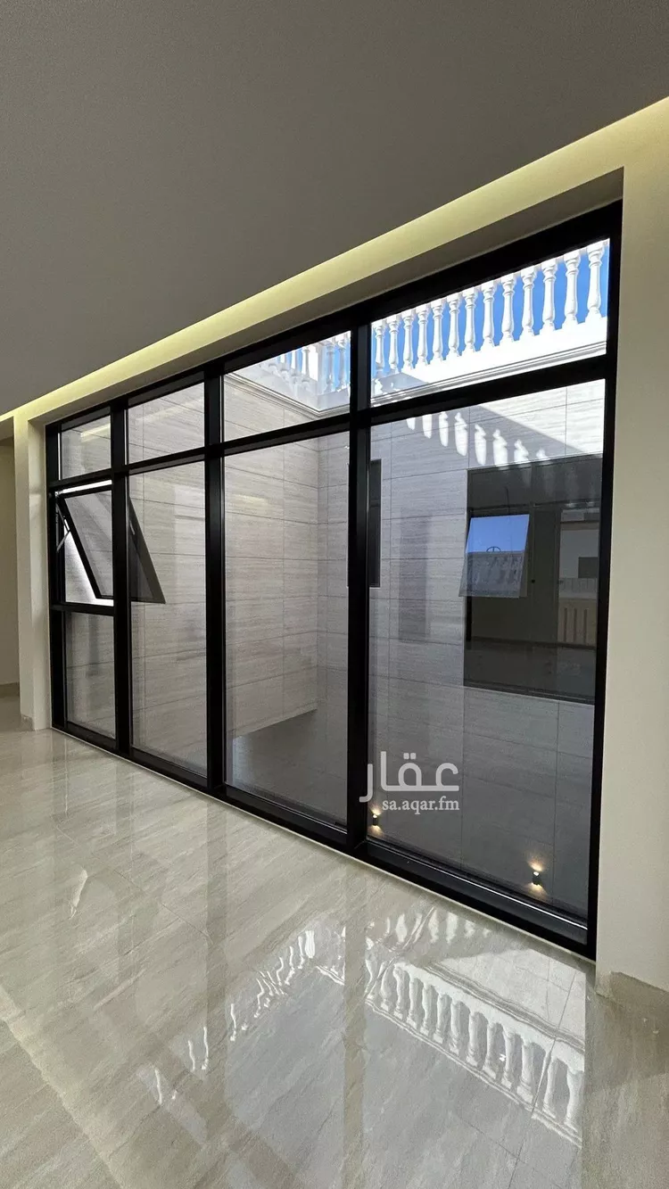 فيلا للبيع في شارع ابن صدقة الغرافي, حي المهدية, مدينة الرياض, منطقة الرياض 13
