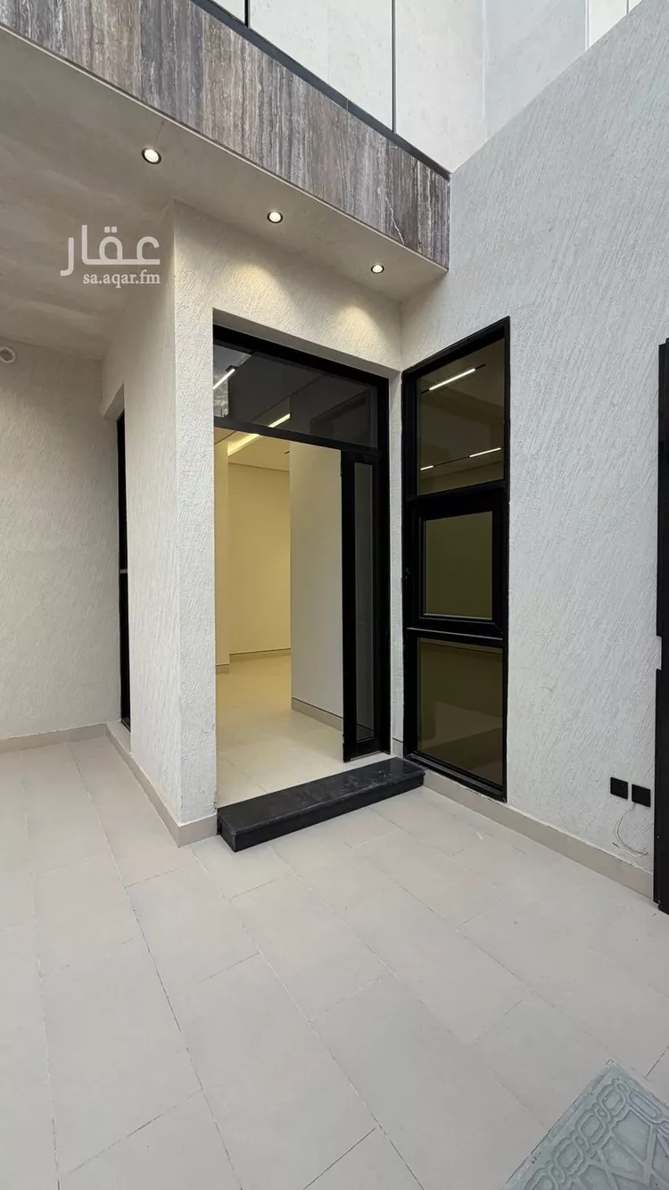 Floor for Sale in Riyadh Al Janadriyah 6