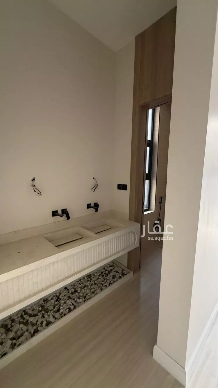 فيلا للبيع في شارع فؤاد محمد عمر توفيق, حي المهدية, مدينة الرياض, منطقة الرياض 8