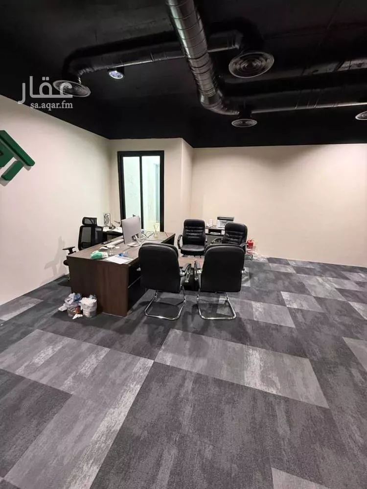 مكتب تجاري للإيجار في  صورة 4