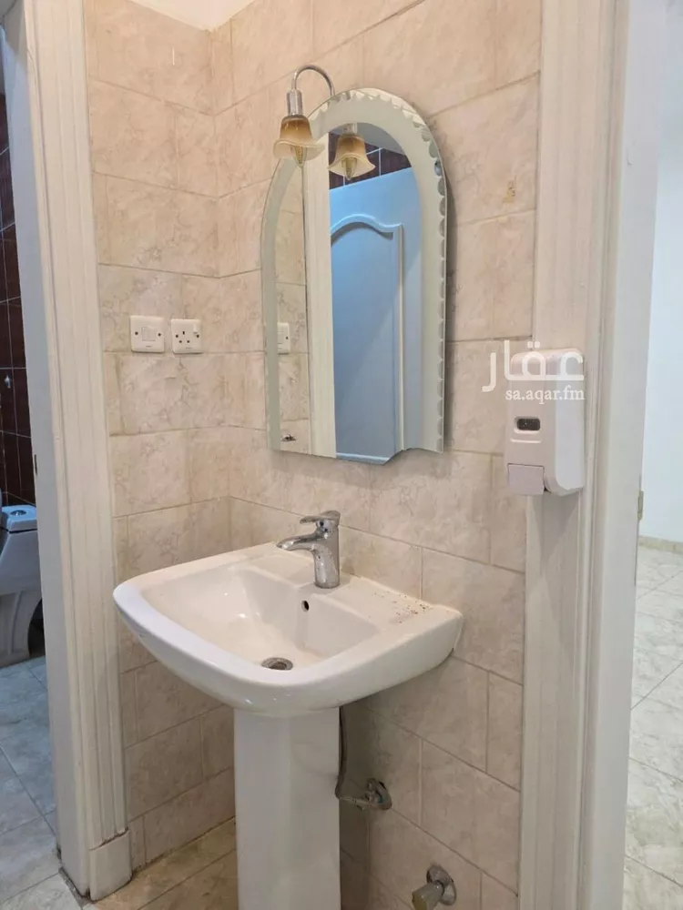 شقة للإيجار في شارع محمد بن عبدالعزيز الدغيثر, حي الملقا, مدينة الرياض, منطقة الرياض صورة 2