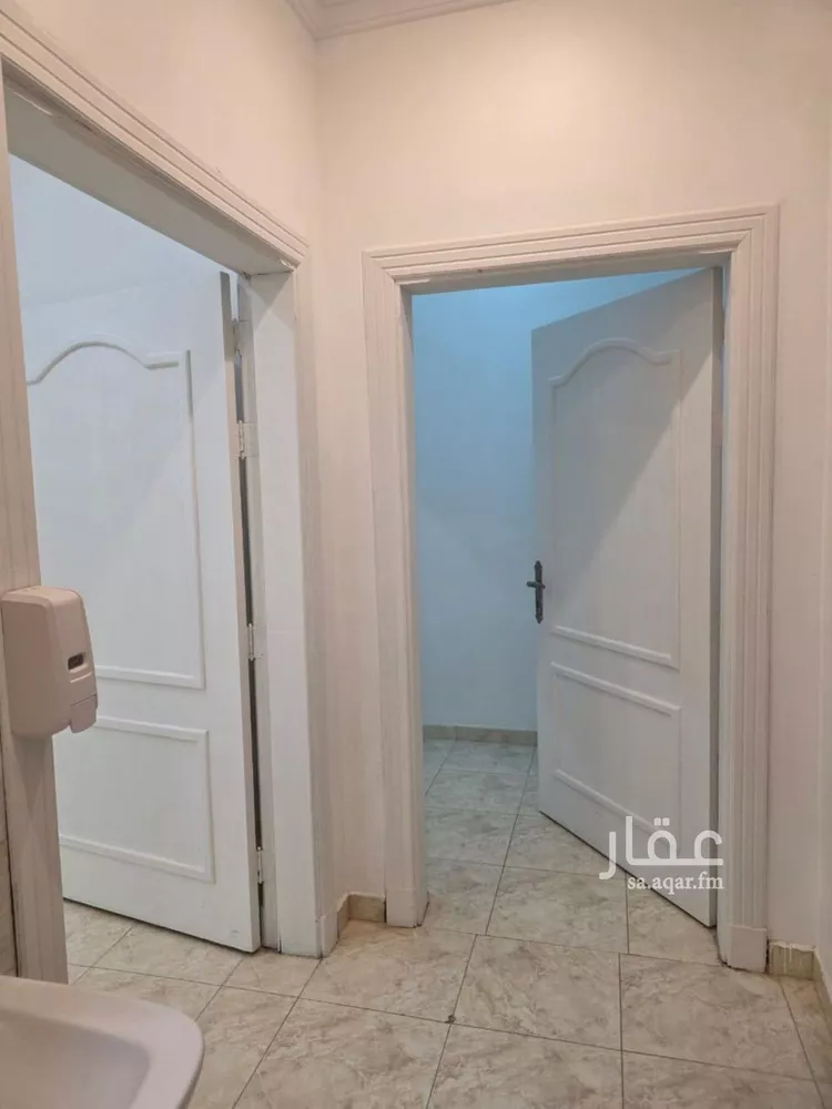 شقة للإيجار في شارع محمد بن عبدالعزيز الدغيثر, حي الملقا, مدينة الرياض, منطقة الرياض صورة 3