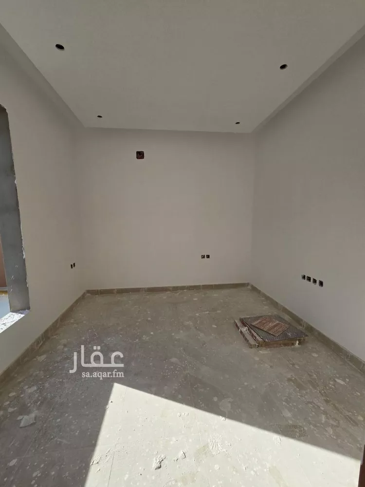 فيلا للبيع في شارع شاكر بن أبي بكر, حي الملك فيصل, مدينة الرياض, منطقة الرياض صورة 2