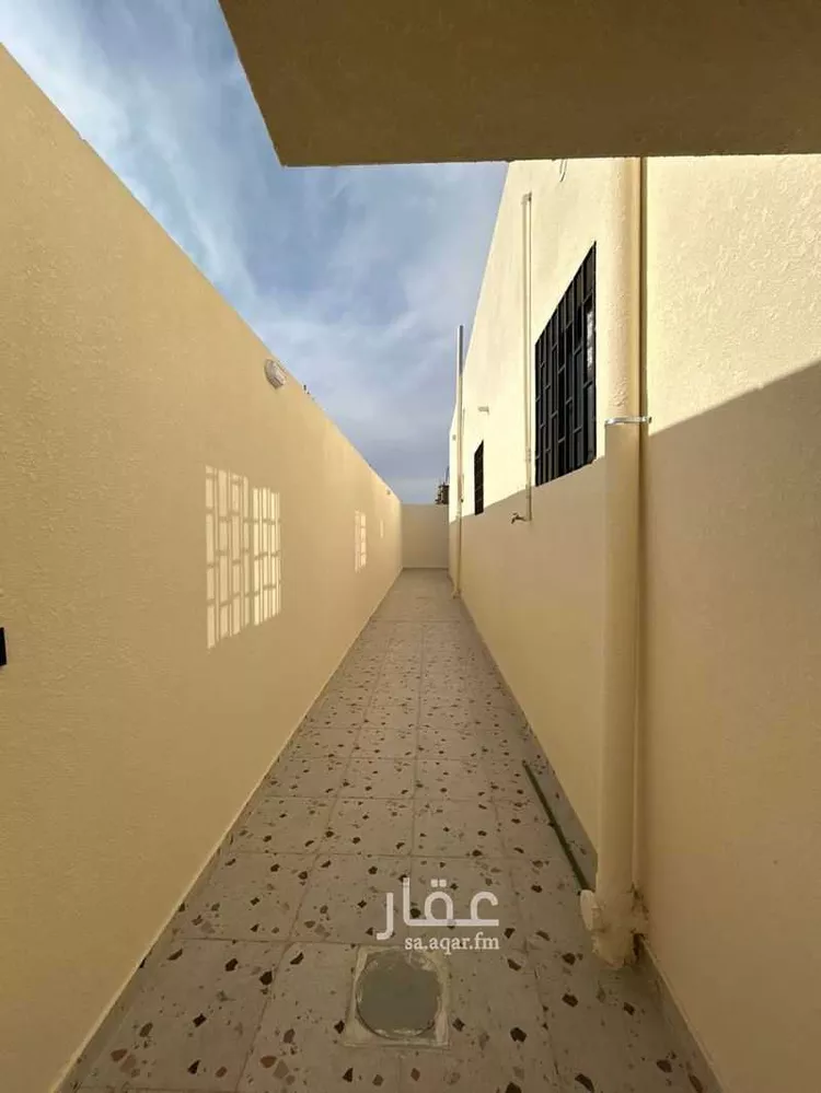 دور للبيع في شارع النادي, حي النظيم, مدينة تبوك, منطقة تبوك صورة 5