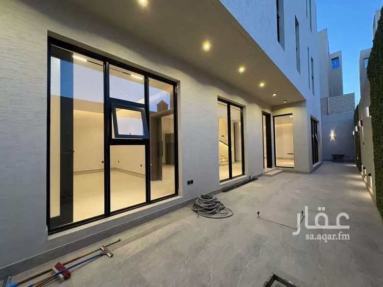 فيلا للبيع في شارع عبداللطيف بن المبارك, حي المهدية, مدينة الرياض, منطقة الرياض صورة 2