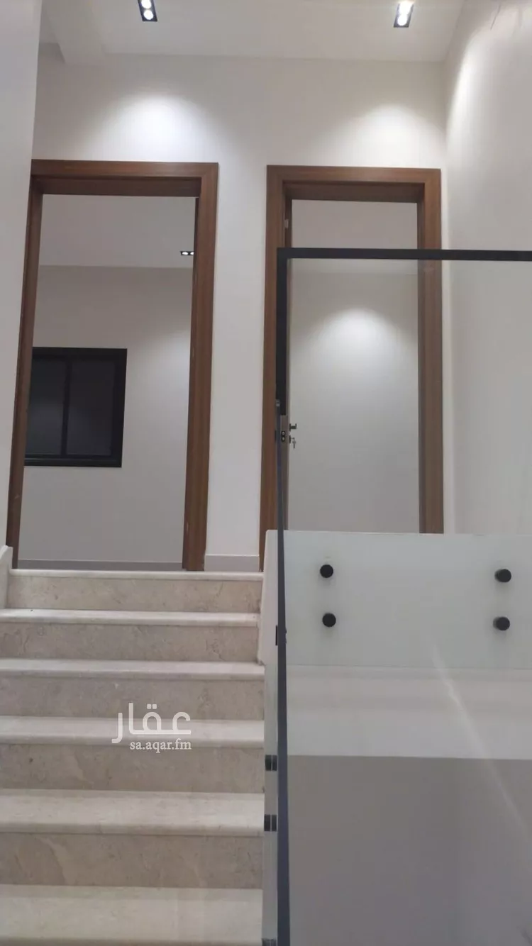 فيلا للبيع في شارع عين العزيزية, حي المونسية, مدينة الرياض, منطقة الرياض صورة 2