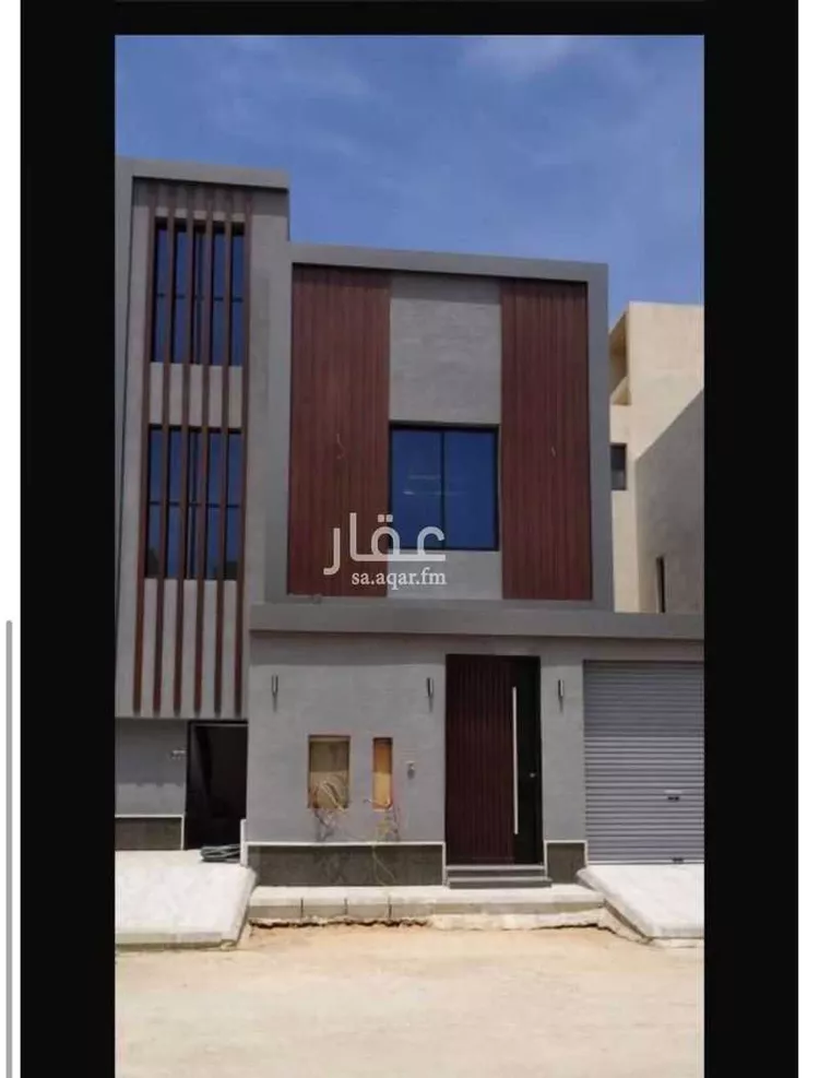 فيلا للبيع في شارع عبيدالله الفقيه, حي الرمال, مدينة الرياض, منطقة الرياض 1 صورة