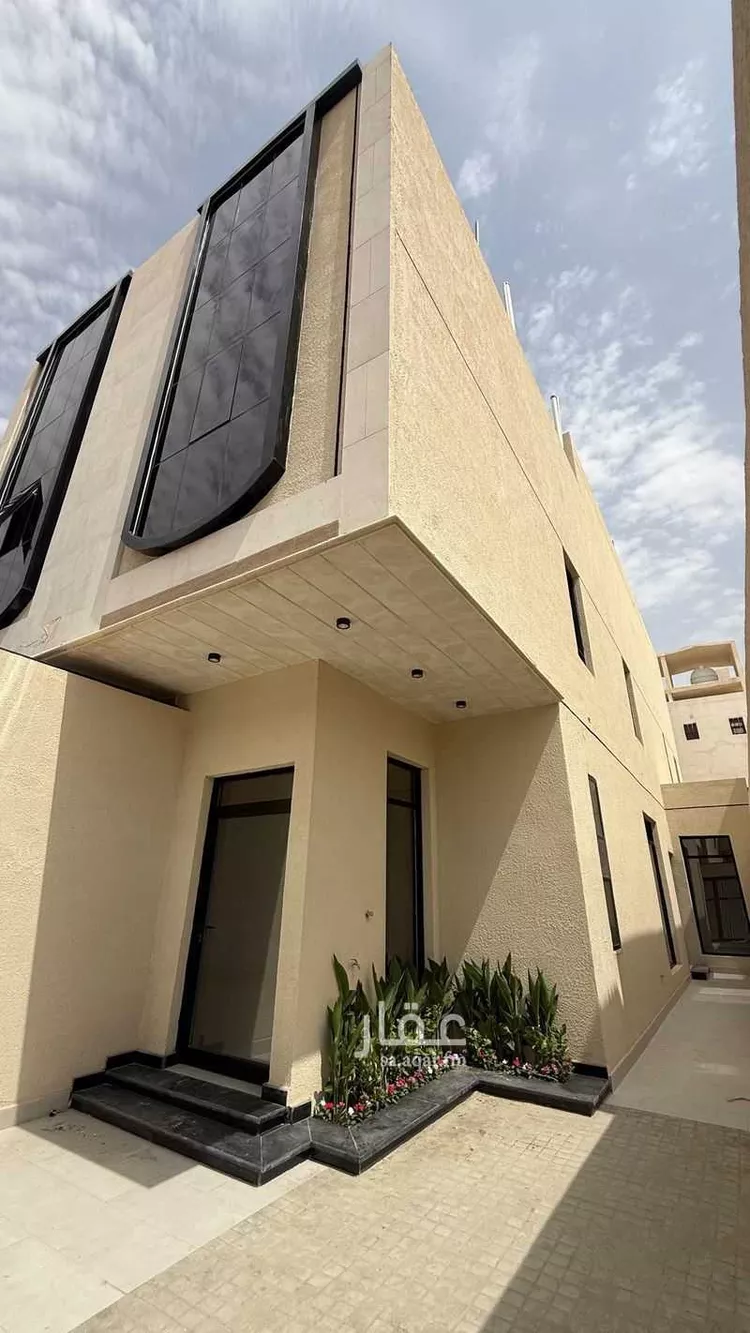 دور للبيع في شارع عبدالعزيز بن إسماعيل, حي المونسية, مدينة الرياض, منطقة الرياض