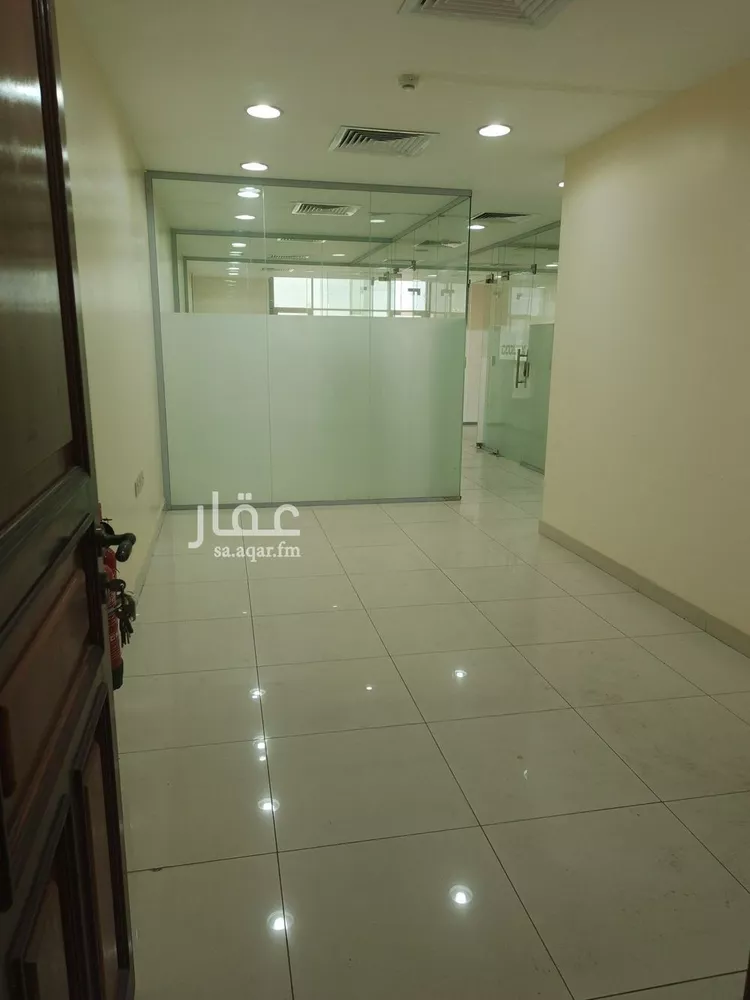 مكتب تجاري للإيجار في شارع طريق الخليج, حي الزهور, مدينة الدمام, المنطقة الشرقية صورة 3