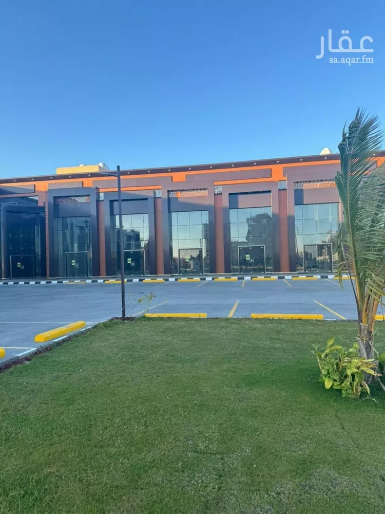 Shop for Rent in Dammam Ash Shati Al Gharbi صورة 2