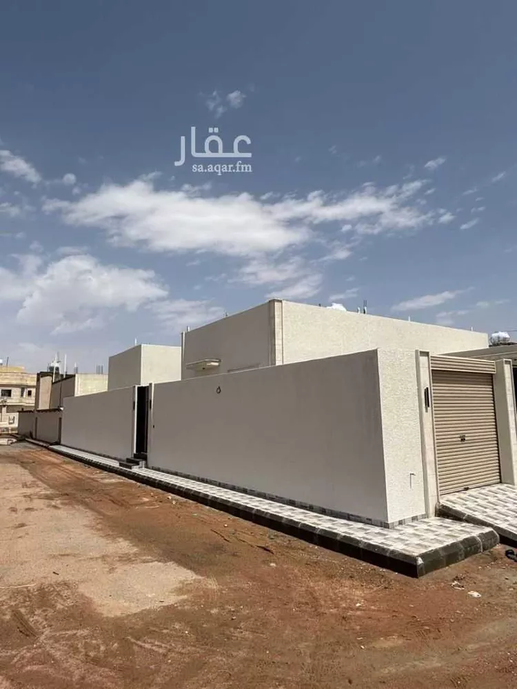 دور للبيع في شارع الحياة, حي المدائن, مدينة حائل, منطقة حائل