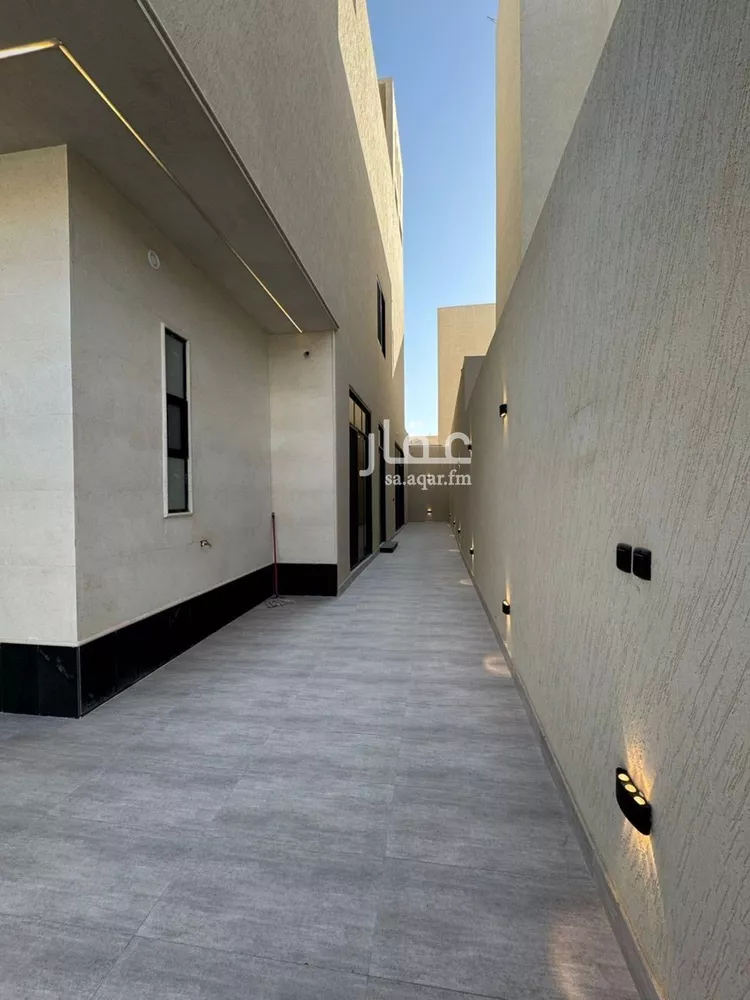 فيلا للبيع في شارع أحمد بن محمد الذهبي, حي العارض, مدينة الرياض, منطقة الرياض صورة 3