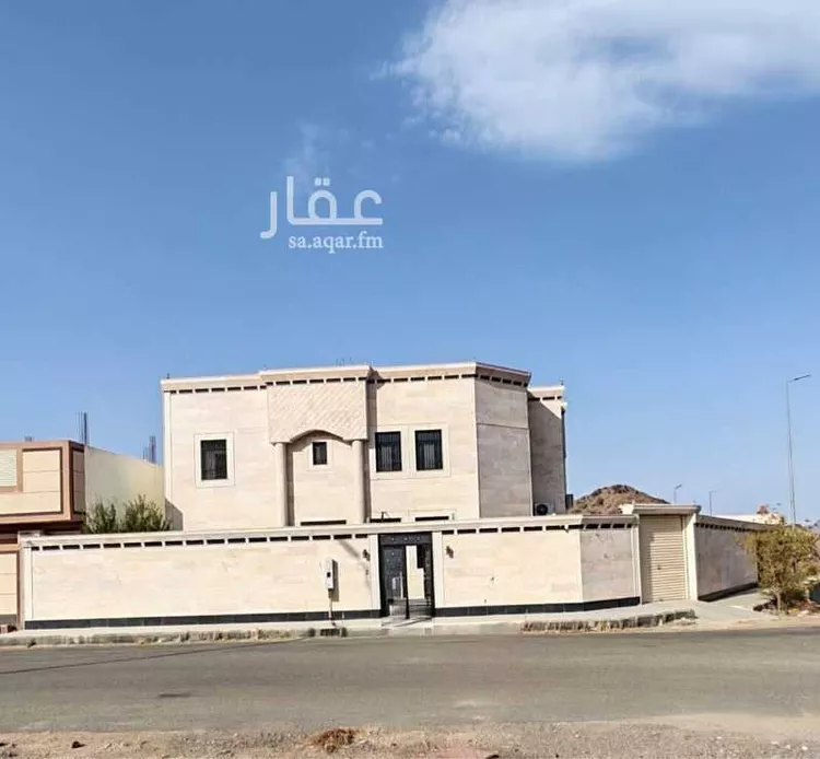 Building for Sale in Medina Alaaziziyah