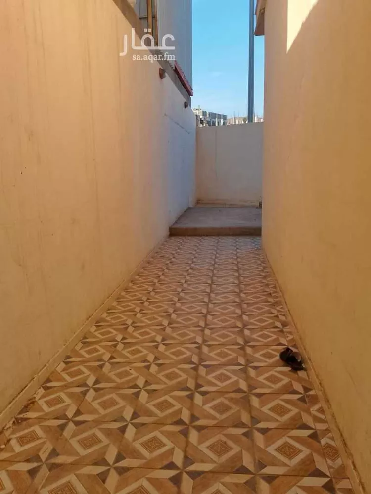 فيلا للبيع في شارع ربيعه بن رقيع التميمي, حي الدفاع, مدينة المدينة المنورة, منطقة المدينة المنورة صورة 3