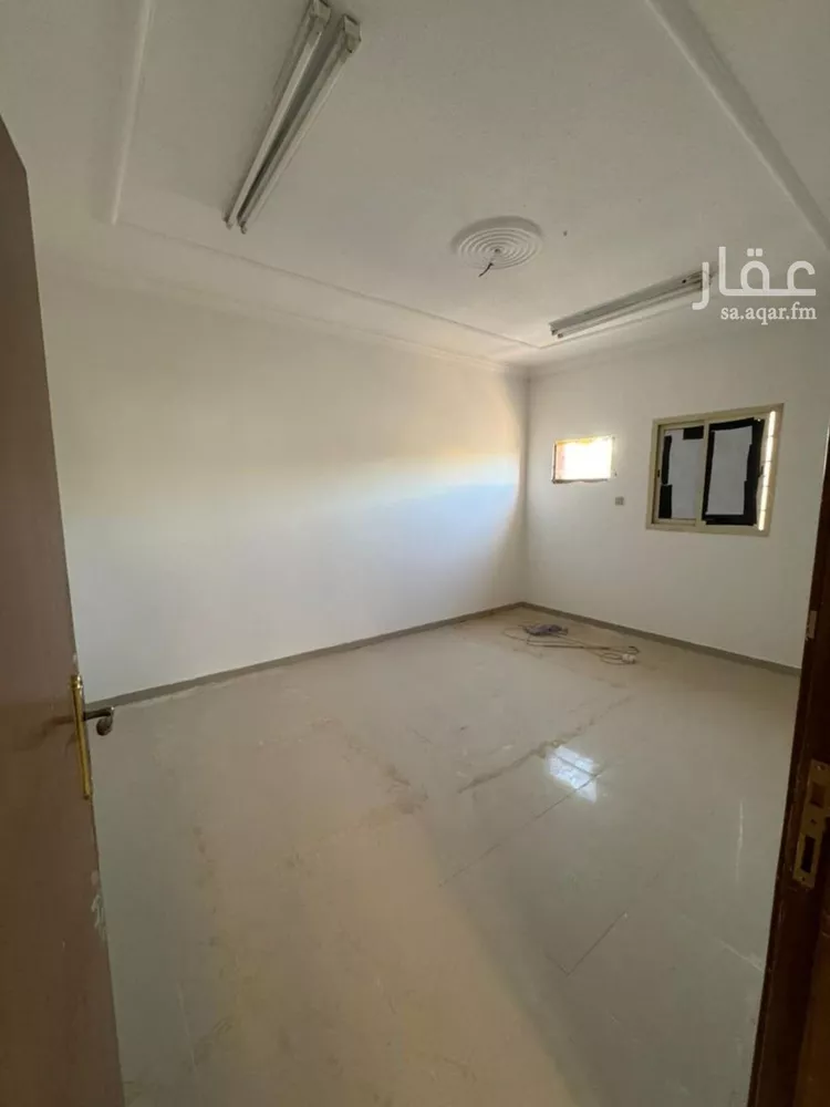 فيلا للإيجار في شارع أحمد بن علي بن السمين, حي المهدية, مدينة الرياض, منطقة الرياض صورة 4