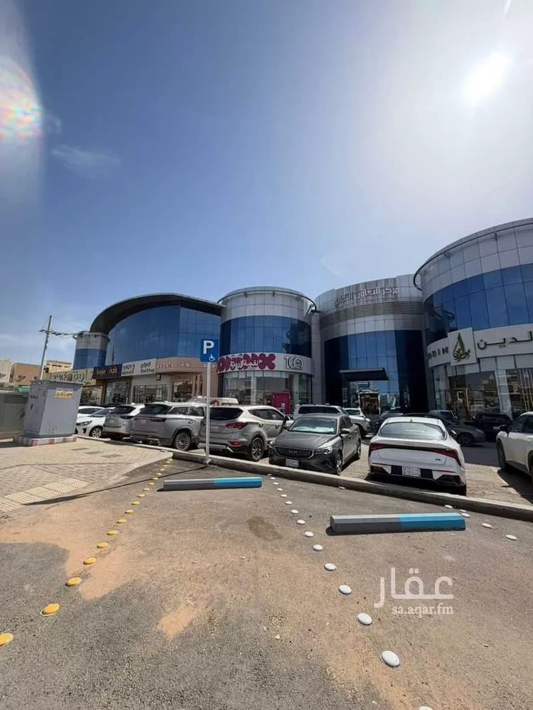 محل للإيجار في شارع طريق عثمان بن عفان الفرعي, حي التعاون, مدينة الرياض, منطقة الرياض 1 صورة