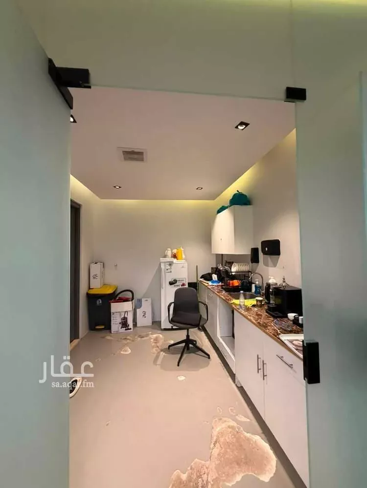 مكتب تجاري للإيجار في شارع ابي بكر الصديق الفرعي, حي التعاون, مدينة الرياض, منطقة الرياض 8