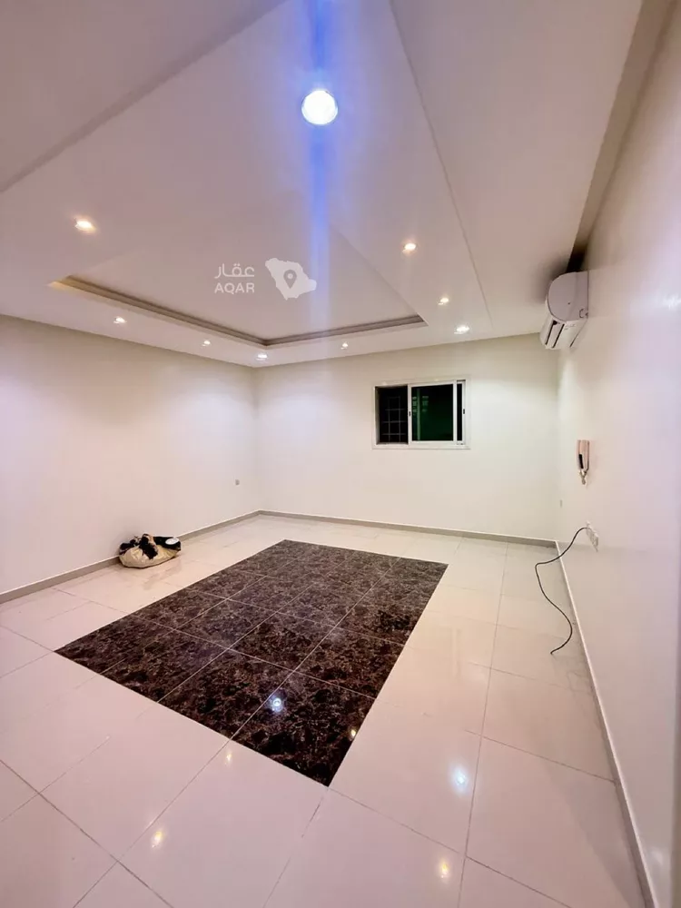 Floor for Rent in Riyadh Al Arid 5