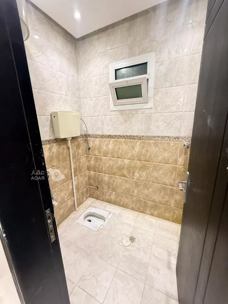 Floor for Rent in Riyadh Al Arid 9