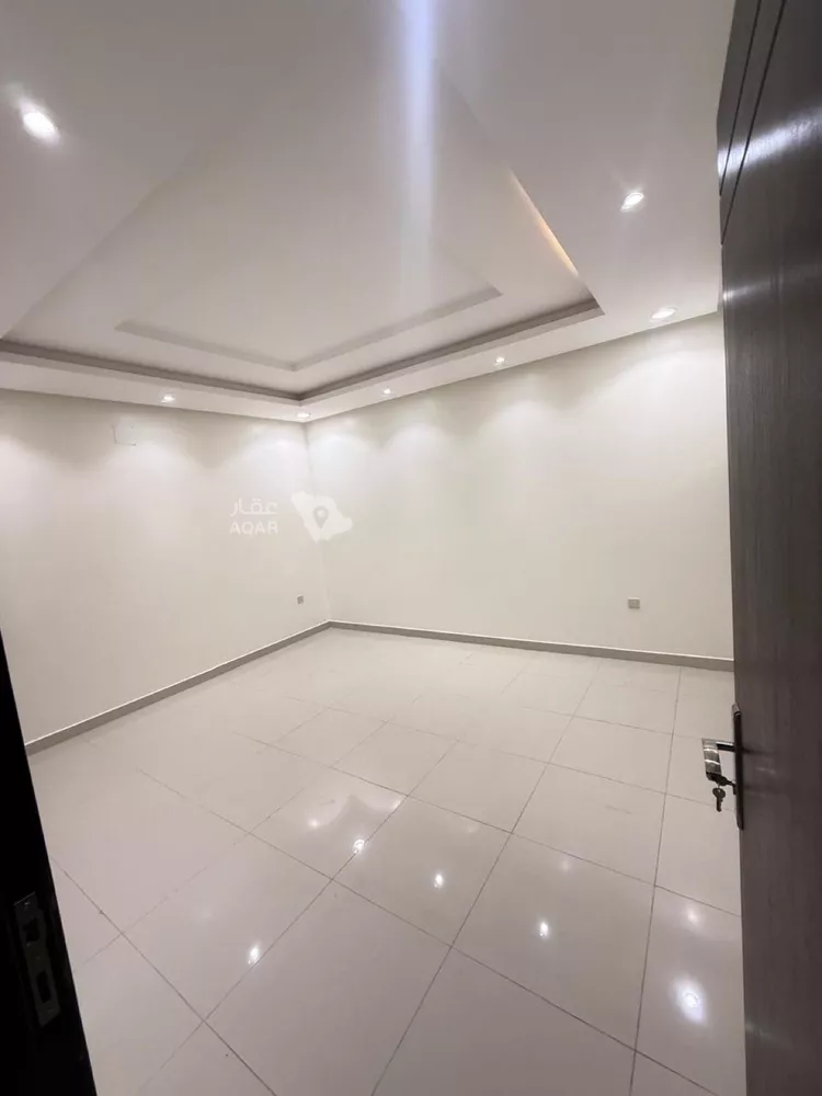 Floor for Rent in Riyadh Al Arid 4