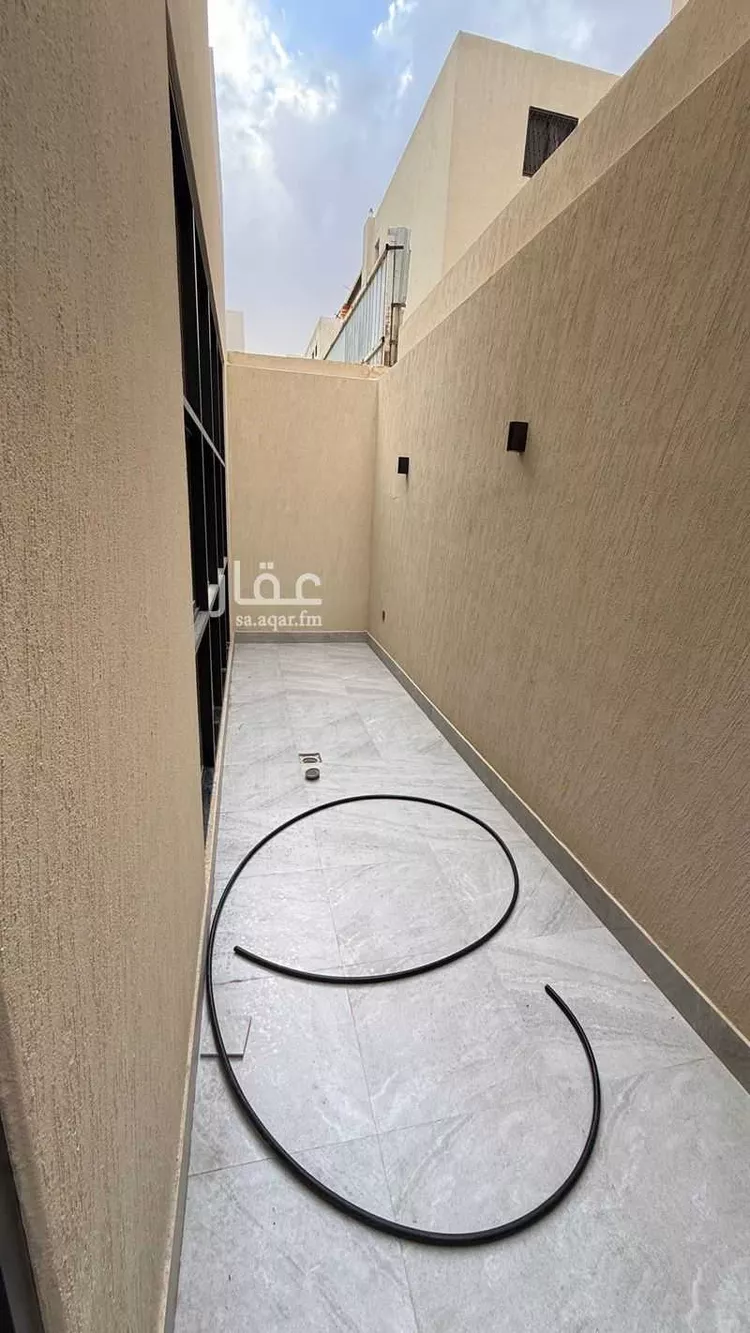 فيلا للبيع في شارع الشيخ عثمان بن إبراهيم الحقيل, حي الملك فهد, مدينة الرياض, منطقة الرياض 16