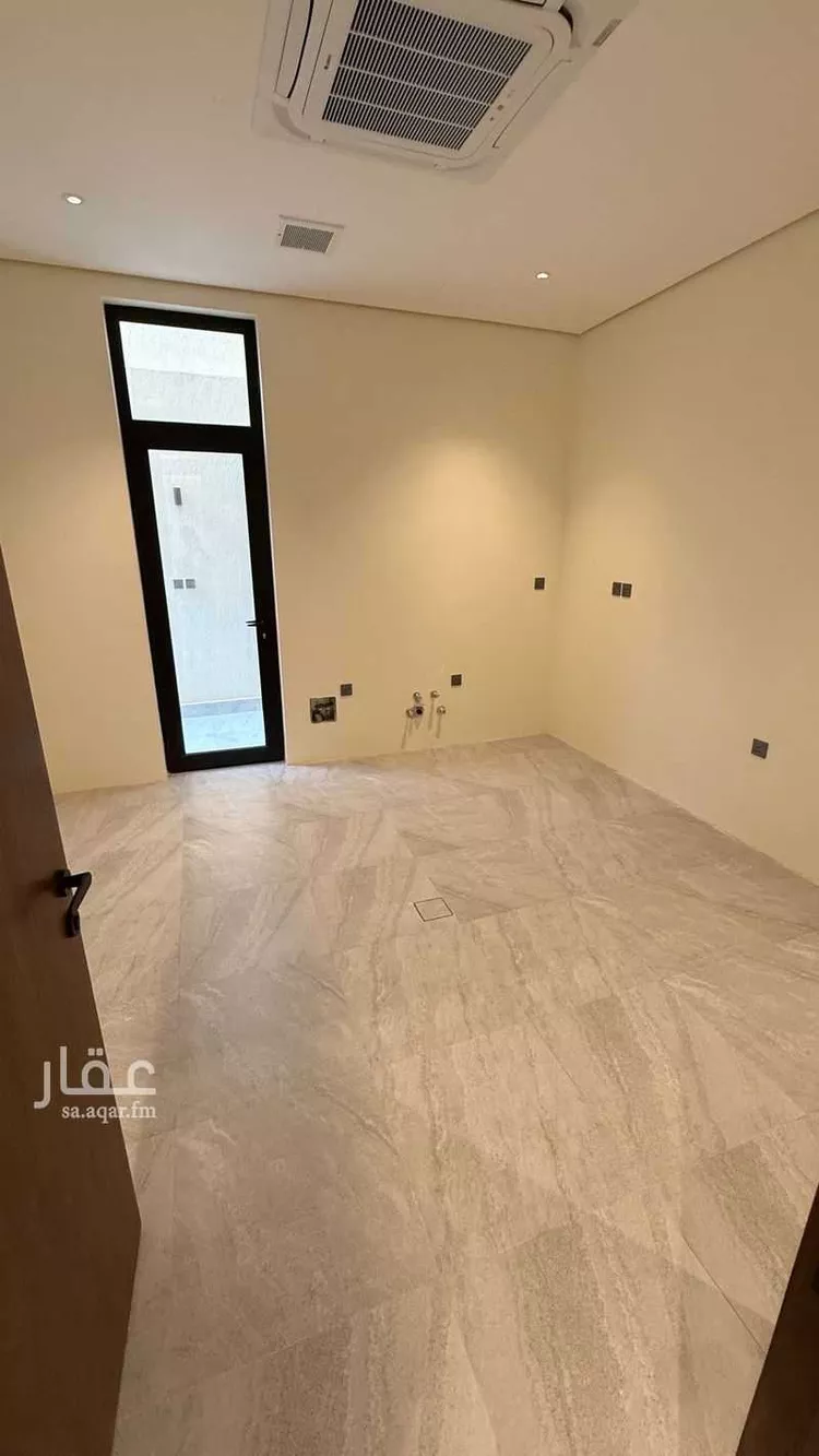 فيلا للبيع في شارع الشيخ عثمان بن إبراهيم الحقيل, حي الملك فهد, مدينة الرياض, منطقة الرياض 15