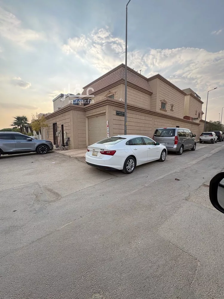 فيلا للبيع في شارع محمد الظواهري, حي التعاون, مدينة الرياض, منطقة الرياض صورة 2