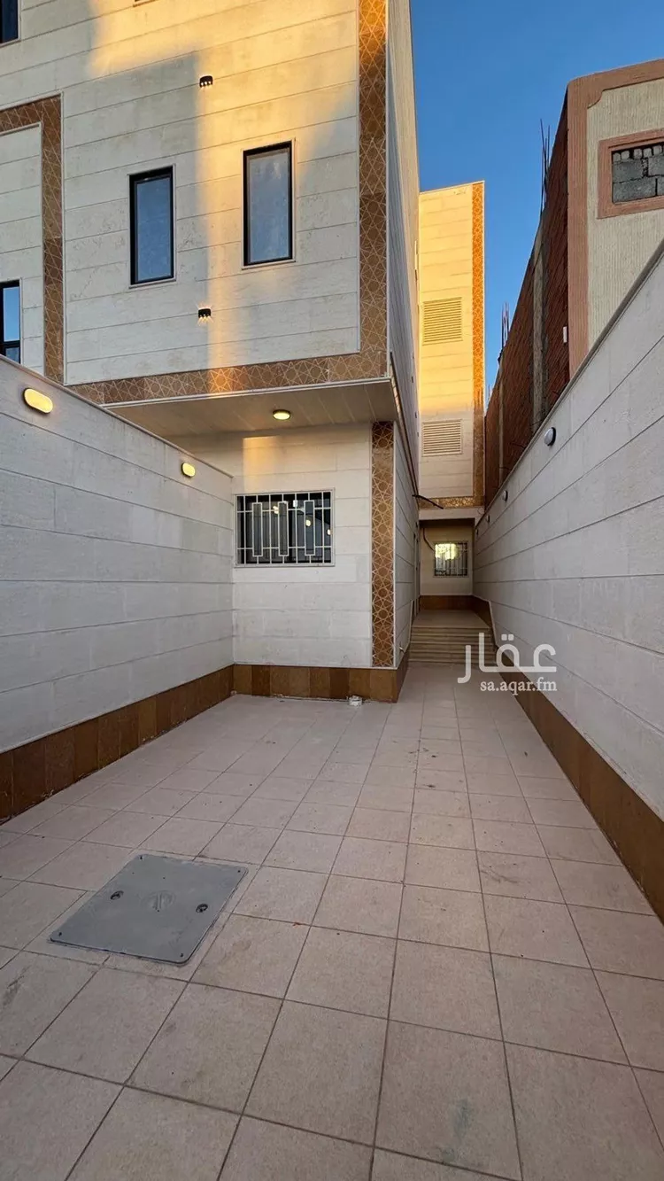 شقة للبيع في شارع احمد اللخمي., حي الرانوناء, مدينة المدينه المنوره, منطقة المدينة المنورة