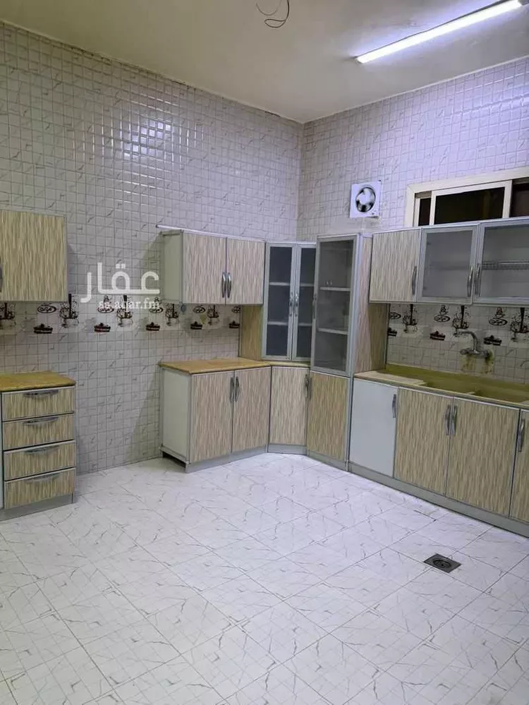 شقة للإيجار في شارع سعود بن المظفر ، حي المروج الاول ، تبوك ، منطقة تبوك صورة 3