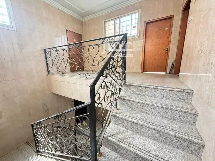 عمارة للبيع في شارع عرفات, حي العزيزية, مدينة الرياض, منطقة الرياض صورة 2
