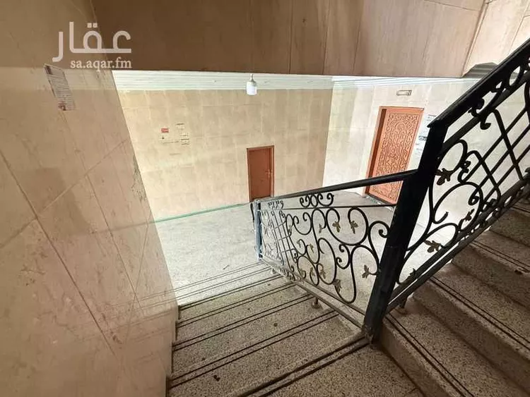 عمارة للبيع في شارع عرفات, حي العزيزية, مدينة الرياض, منطقة الرياض 6