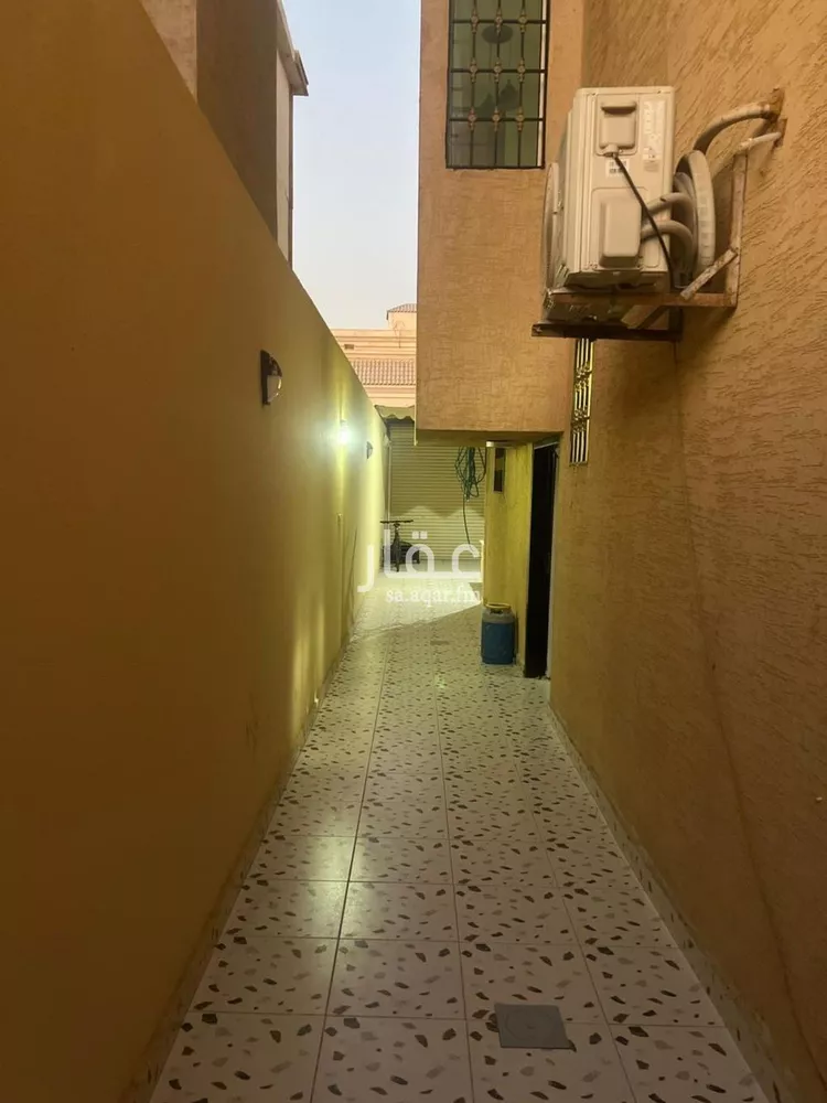 فيلا للبيع في شارع رقم 367, حي ظهرة لبن, مدينة الرياض, منطقة الرياض صورة 2