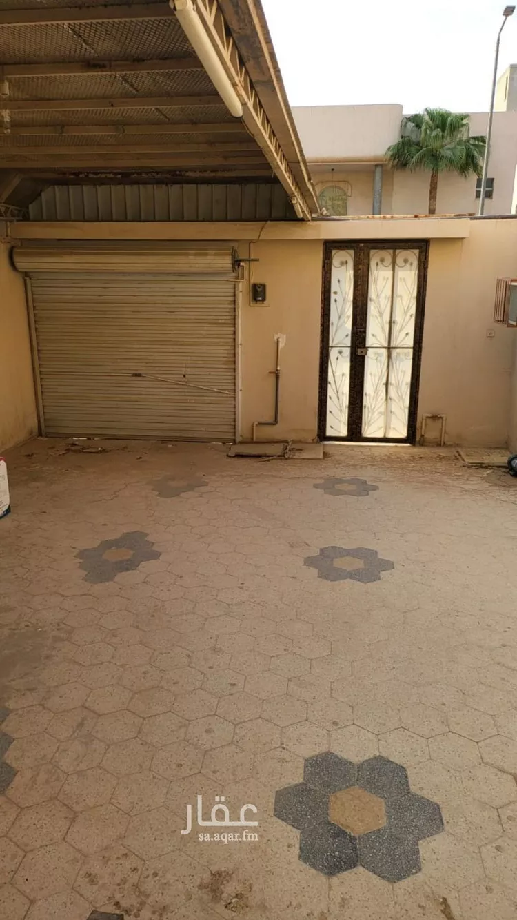 فيلا للبيع في شارع الرقميه الوسطى, حي النزهة, مدينة الرياض, منطقة الرياض صورة 2