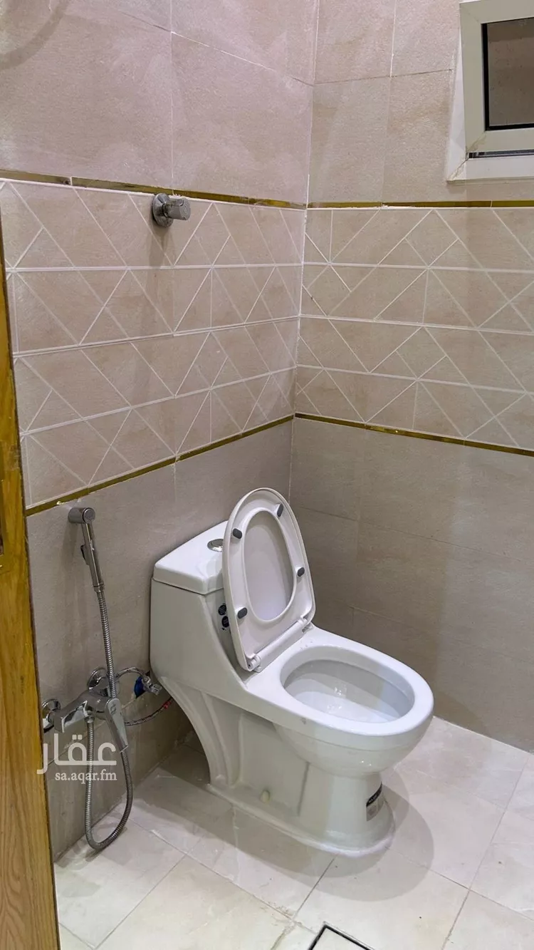 فيلا للإيجار في شارع عمر بن عبداللطيف, حي الرمال, مدينة الرياض, منطقة الرياض صورة 5