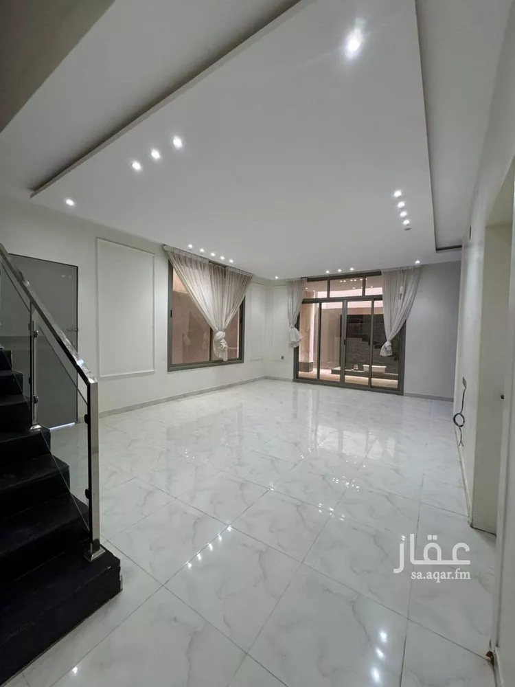 فيلا للإيجار في شارع عمر بن عبداللطيف, حي الرمال, مدينة الرياض, منطقة الرياض صورة 4