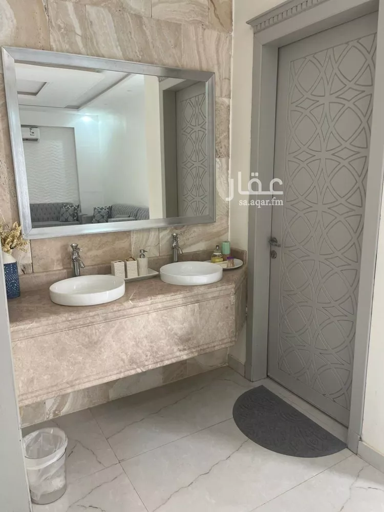 فيلا للبيع في شارع رقم 40, حي ظهرة لبن, مدينة الرياض, منطقة الرياض صورة 2