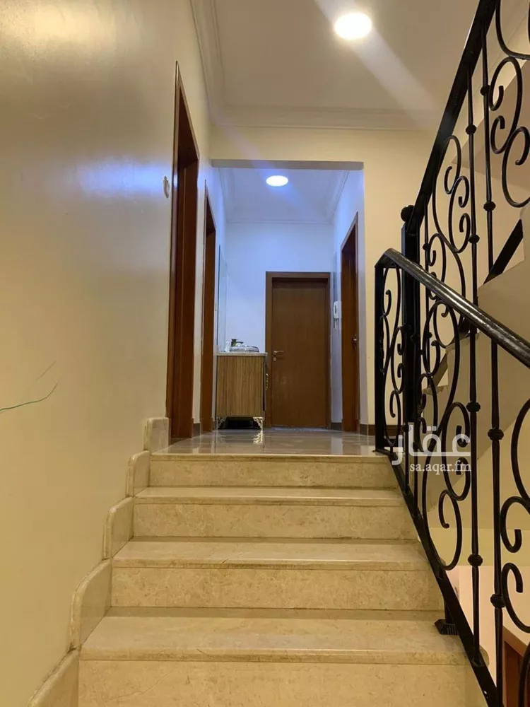 فيلا للبيع في شارع المحايدة, حي المعيزيلة, مدينة الرياض, منطقة الرياض صورة 3