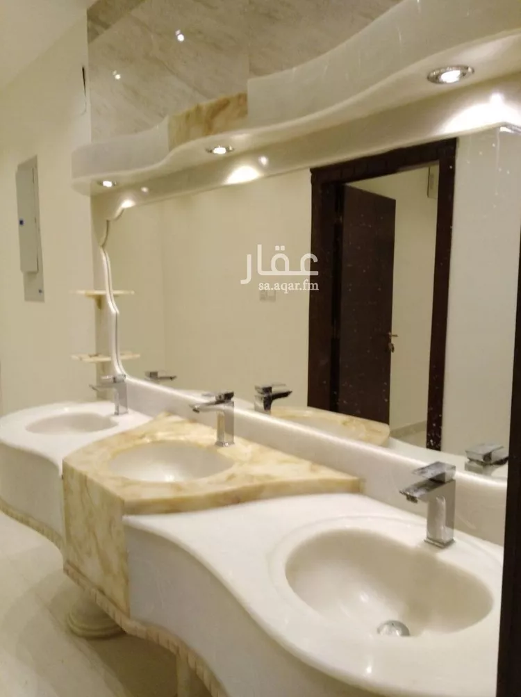 فيلا للبيع في شارع الخرمة, حي اليرموك, مدينة الرياض, منطقة الرياض صورة 5
