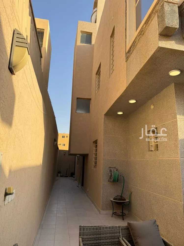فيلا للبيع في شارع رقم 395, حي ظهرة لبن, مدينة الرياض, منطقة الرياض صورة 5