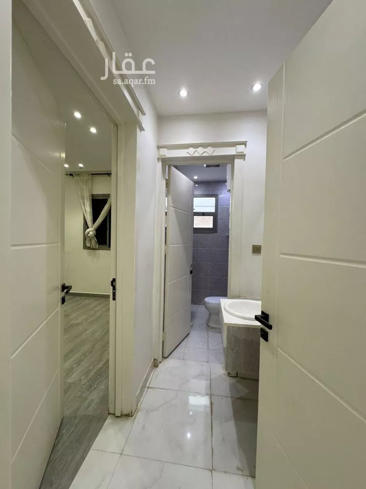 فيلا للإيجار في شارع عمر بن عبداللطيف, حي الرمال, مدينة الرياض, منطقة الرياض صورة 5
