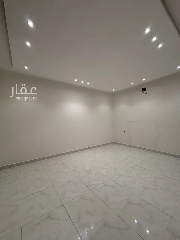 فيلا للإيجار في شارع عمر بن عبداللطيف, حي الرمال, مدينة الرياض, منطقة الرياض صورة 3