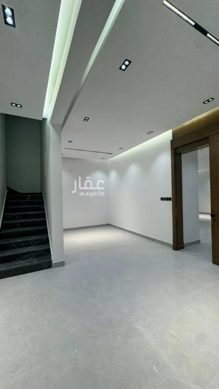 فيلا للإيجار في شارع عمر بن عبداللطيف, حي الرمال, مدينة الرياض, منطقة الرياض صورة 5