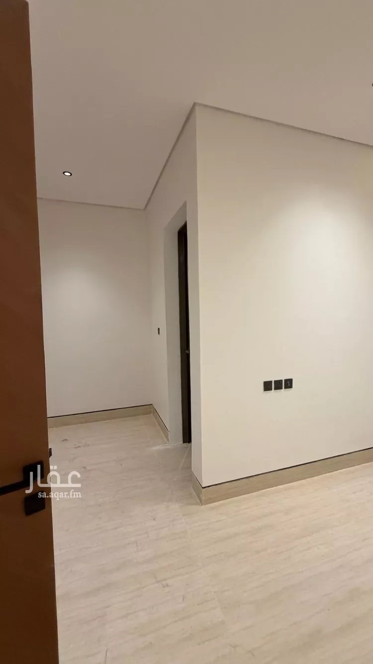 فيلا للبيع في شارع أبي زرعة الهمذاني, حي المهدية, مدينة الرياض, منطقة الرياض 12