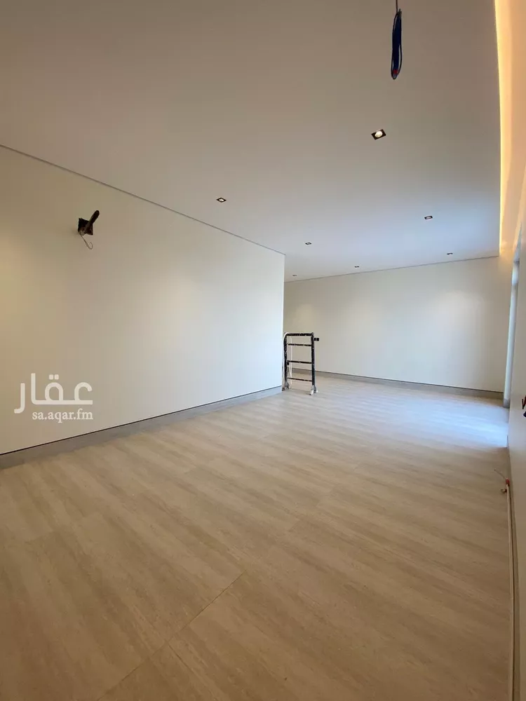فيلا للبيع في شارع فؤاد محمد عمر توفيق, حي المهدية, مدينة الرياض, منطقة الرياض 11