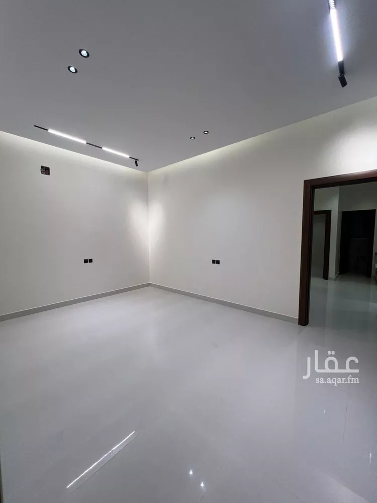 فيلا للبيع في شارع عبداللطيف بن المبارك, حي المهدية, مدينة الرياض, منطقة الرياض صورة 5