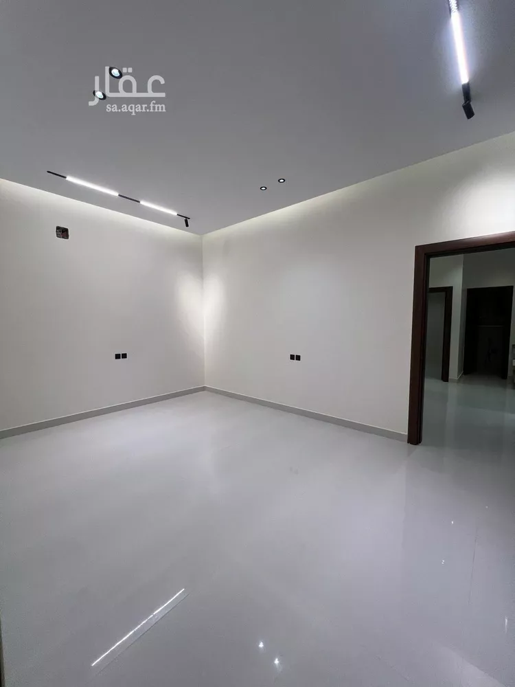 فيلا للبيع في شارع عبدالله النحوي, حي المهدية, مدينة الرياض, منطقة الرياض صورة 4