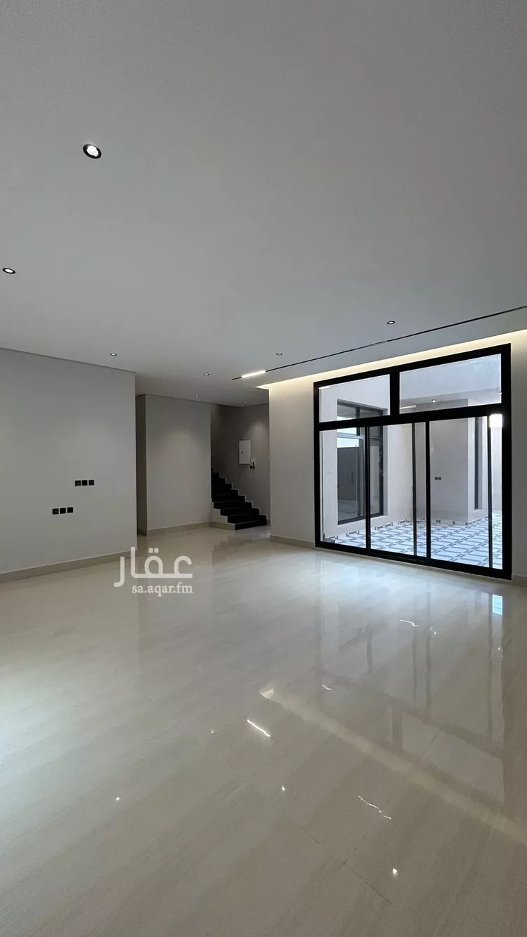 فيلا للبيع في شارع فؤاد محمد عمر توفيق, حي المهدية, مدينة الرياض, منطقة الرياض 7