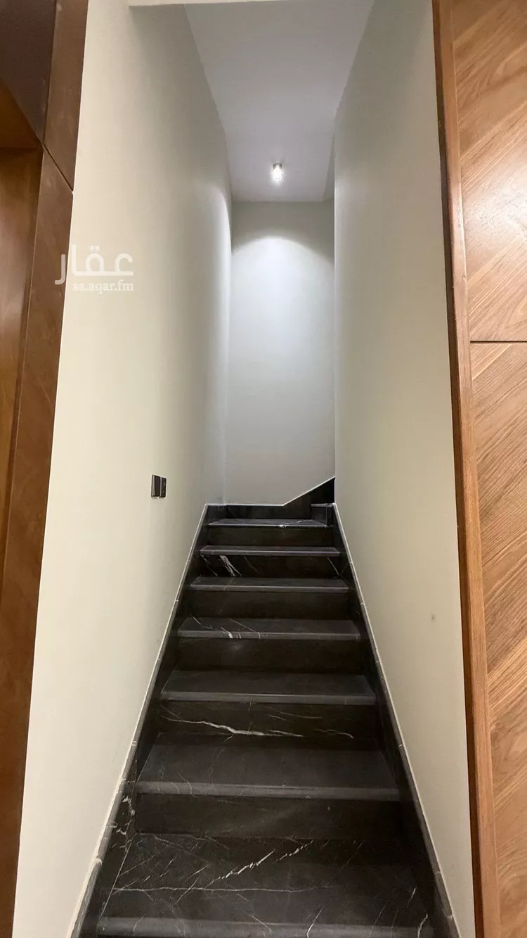 فيلا للبيع في شارع عبدالله النحوي, حي المهدية, مدينة الرياض, منطقة الرياض صورة 2